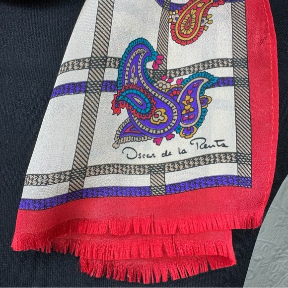 Oscar de la Renta Silk Paisley Oblong Scarf PINHOLES - Picture 5 of 13